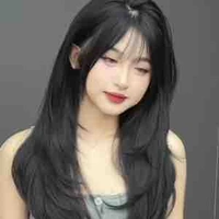 Mẹ anh 