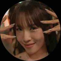 Emily ( mẹ Kiều )