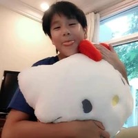 Phuwin Tangsakyuen (lúc nhỏ)