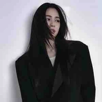 Lingling Kwong (cô)