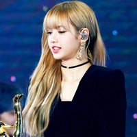 lalisa manoban ( cô)