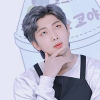 la nam Joon ( ba chị anh cô)