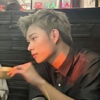 Đăng dương_dương đeo mic