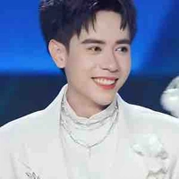 Hùng ( Quang hùng )