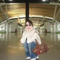 Charlotte Austin [Bạn thân em]