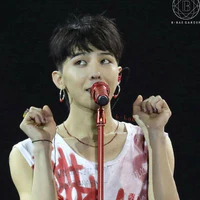 tác giả xinh gái