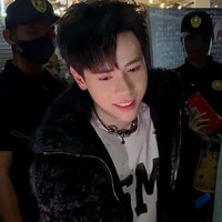 Quang hùng (phone)