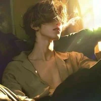 Vũ Gia Vỹ/anh//hắn/