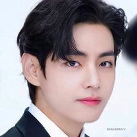 𝙆𝙞𝙢 𝙏𝙖𝙚𝙝𝙮𝙪𝙣𝙜 (𝙑)